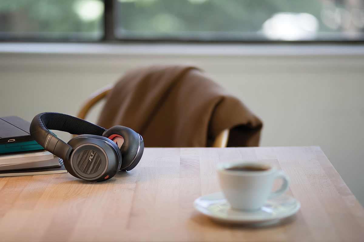 Voyager 8200 UC | ヘッドセット 自席 | Poly|SB C&SのIT-EXchange Voyager 8200 UC | ヘッドセット 自席 | Poly|SB C&SのIT-EXchange